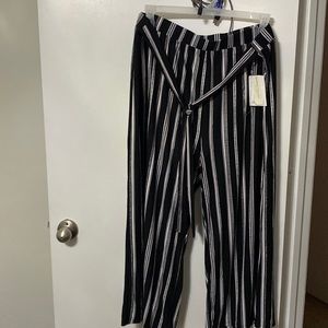 Black and white stripe crop pants size 3x
